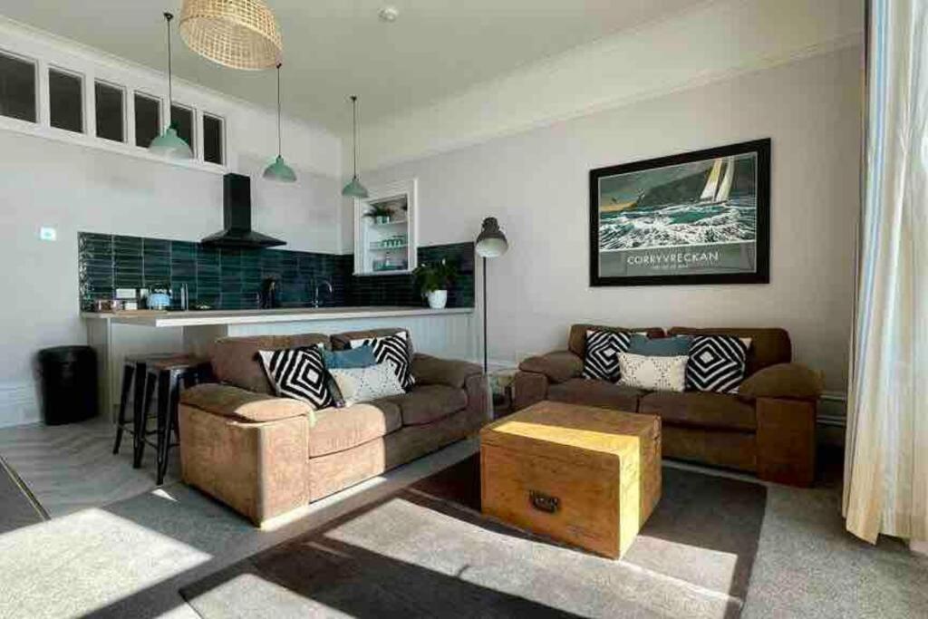 אובאן Westbay Seafront Apartment מראה חיצוני תמונה